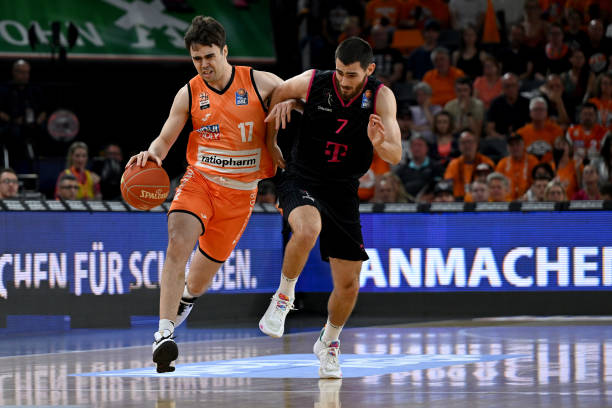 本场比赛奥 本场比赛奥