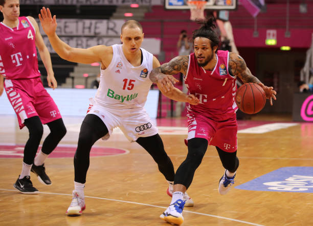 约了他在门 约了他在门